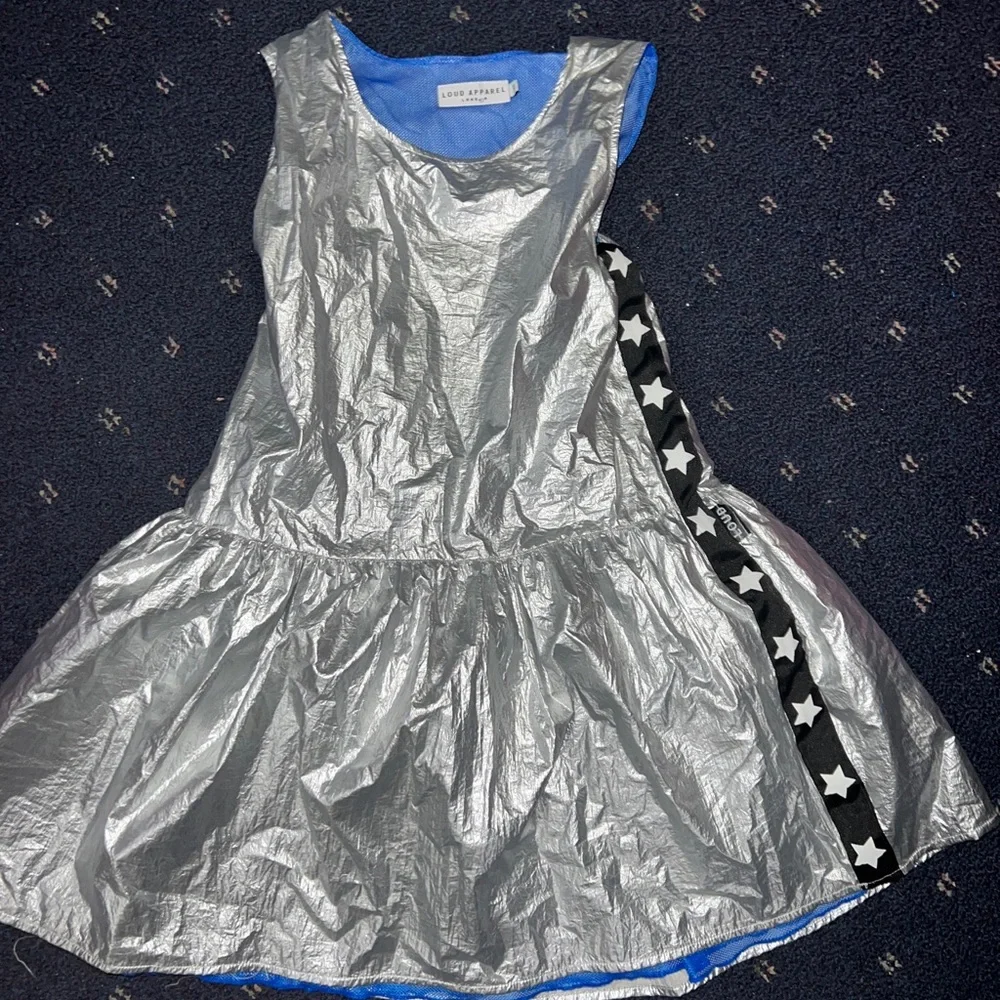 DANCE METALLIC DRESS BY LOUD Silver Shiny Stars Foil girls Holiday 14 Knee NWOT